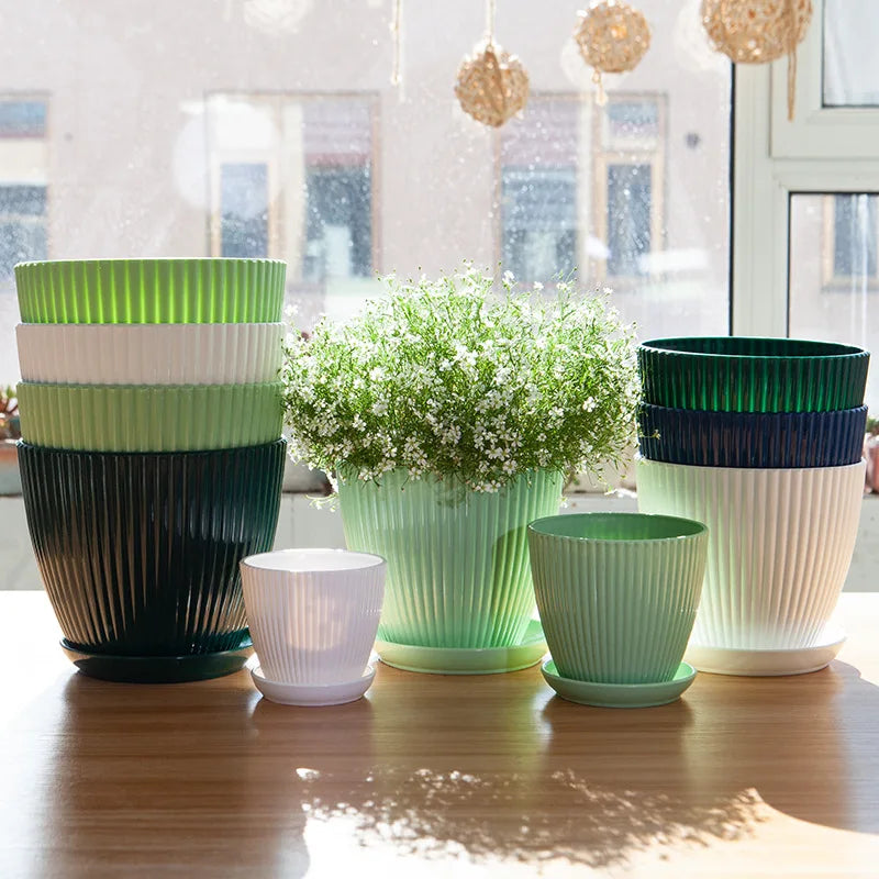 Round Plastic Flower Pots with Tray – 5 Sizes